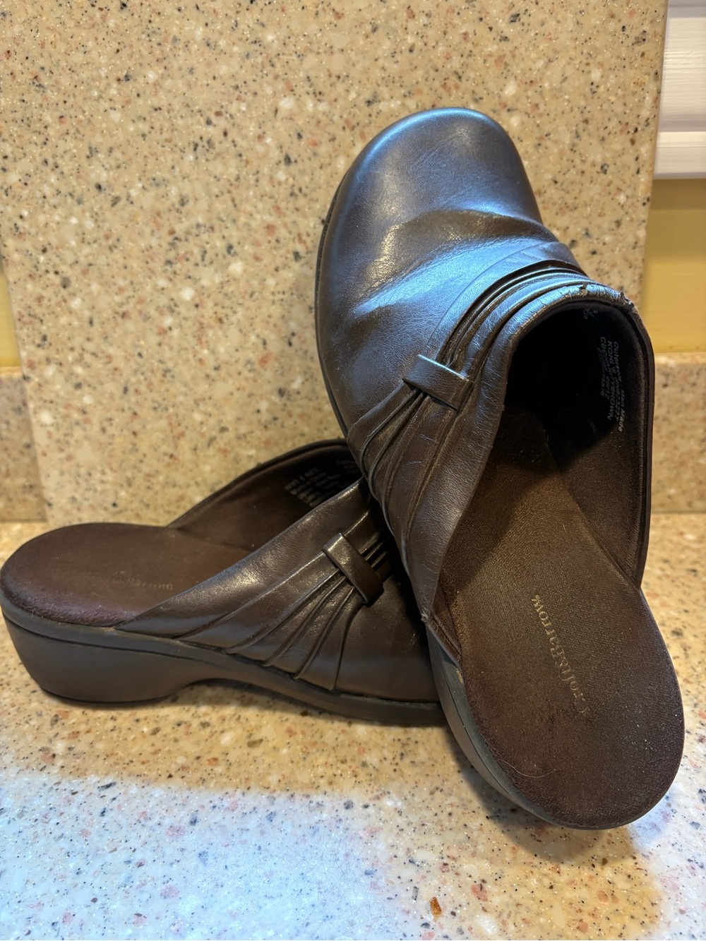 Croft & Barrow Charity Brown Leather Slip-On Mule Clogs, Size 8 Med